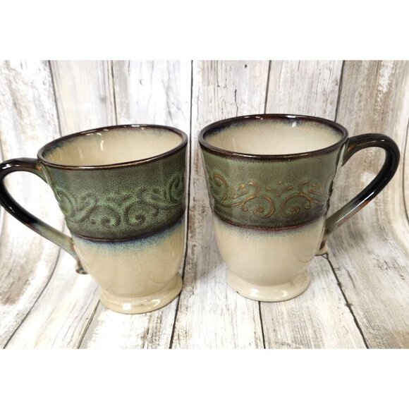Set of 2 Pier 1 Imports Stoneware Mugs Green Beige 16 oz Microwave Dishwasher Sa - Picture 1 of 7